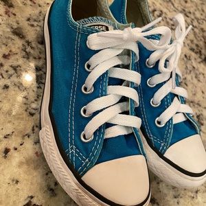 Kids Converse Sz 12 shoes